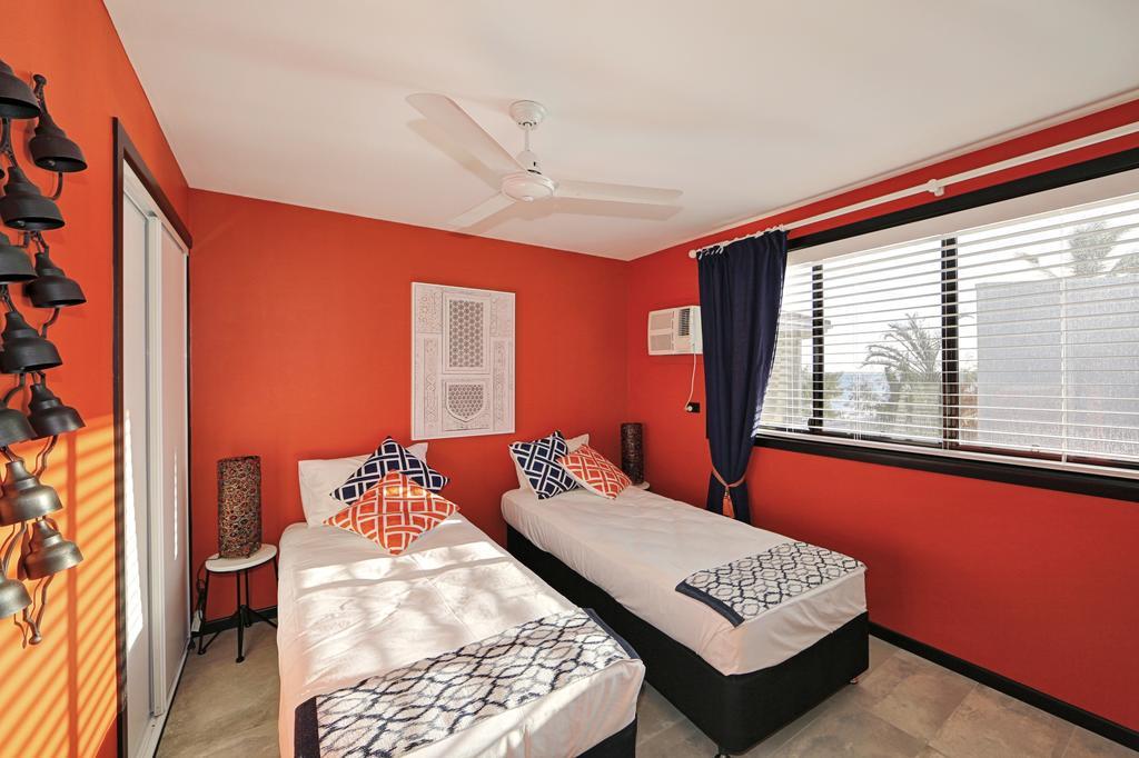 Zen Beach Retreat Hotel Bargara Bagian luar foto