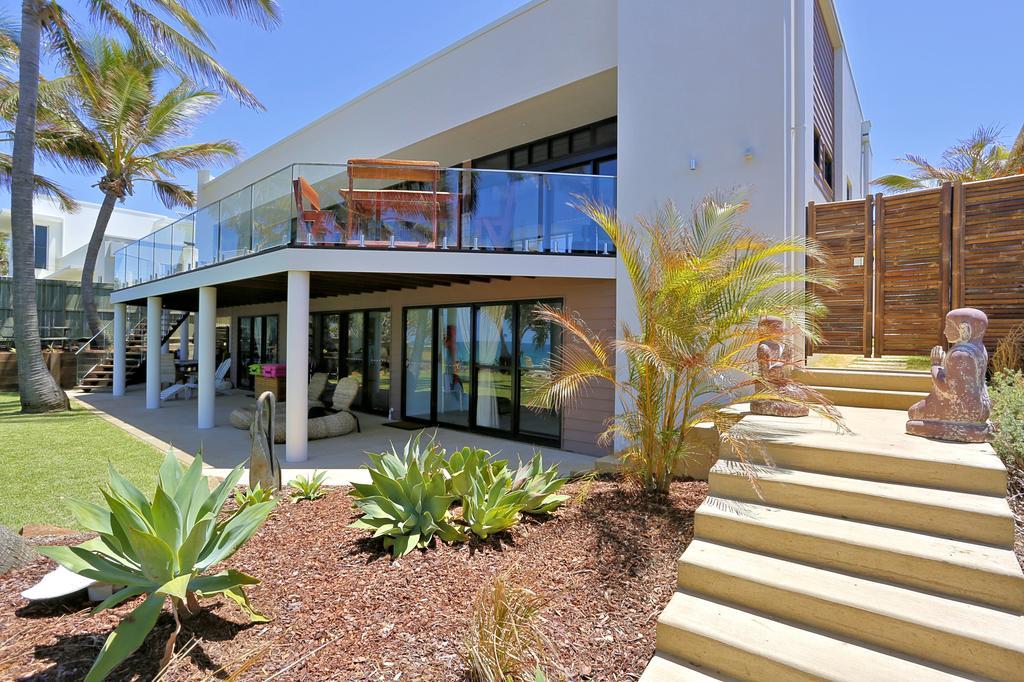 Zen Beach Retreat Hotel Bargara Bagian luar foto