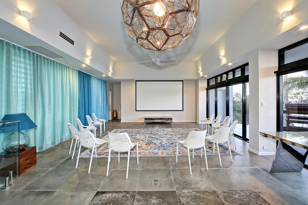 Zen Beach Retreat Hotel Bargara Bagian luar foto