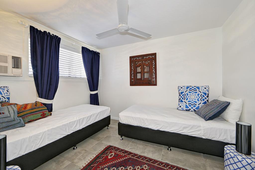 Zen Beach Retreat Hotel Bargara Bagian luar foto