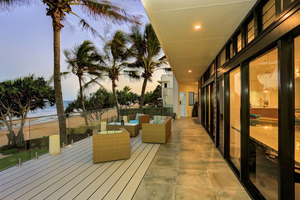 Zen Beach Retreat Hotel Bargara Bagian luar foto