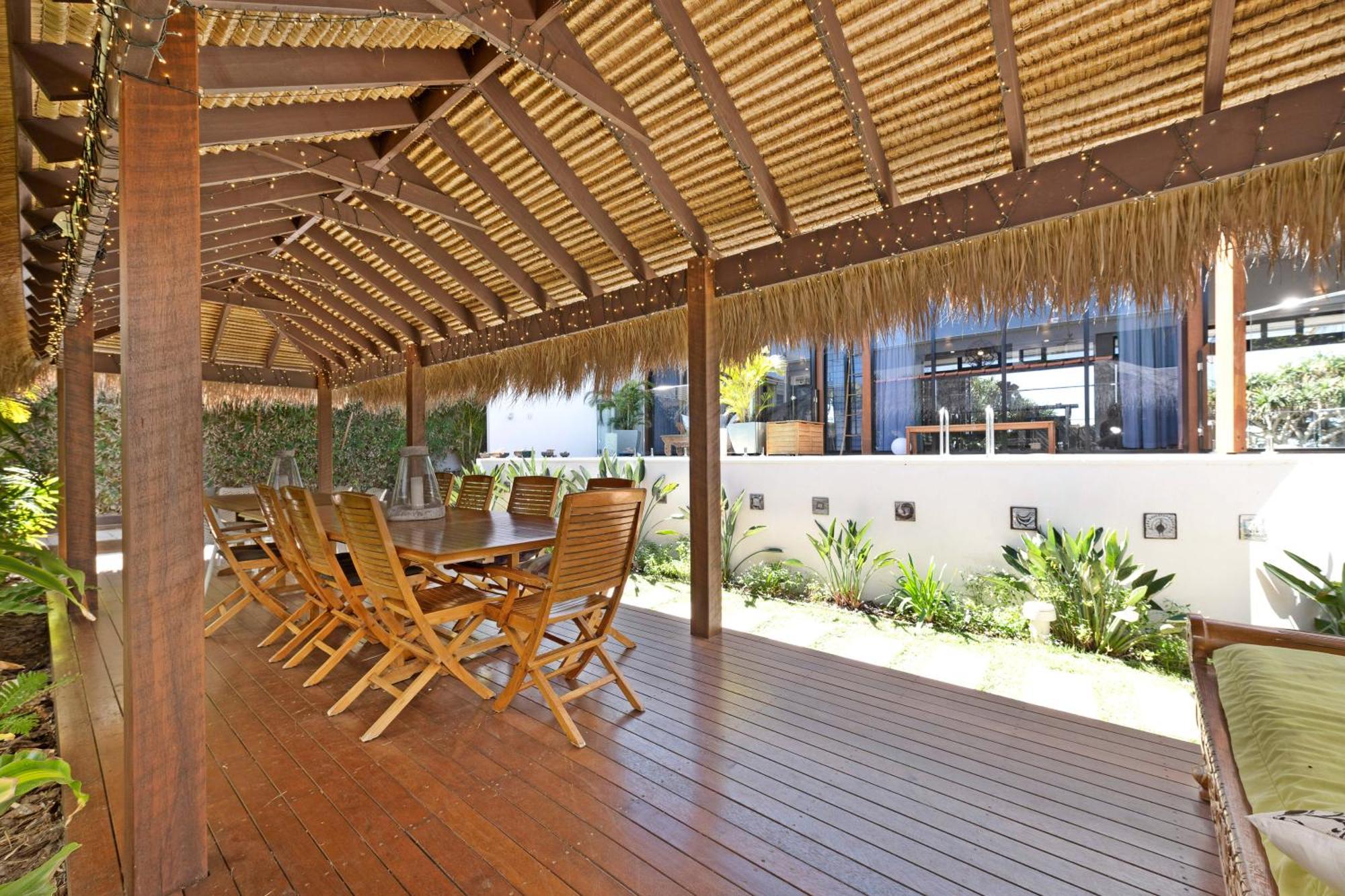 Zen Beach Retreat Hotel Bargara Bagian luar foto
